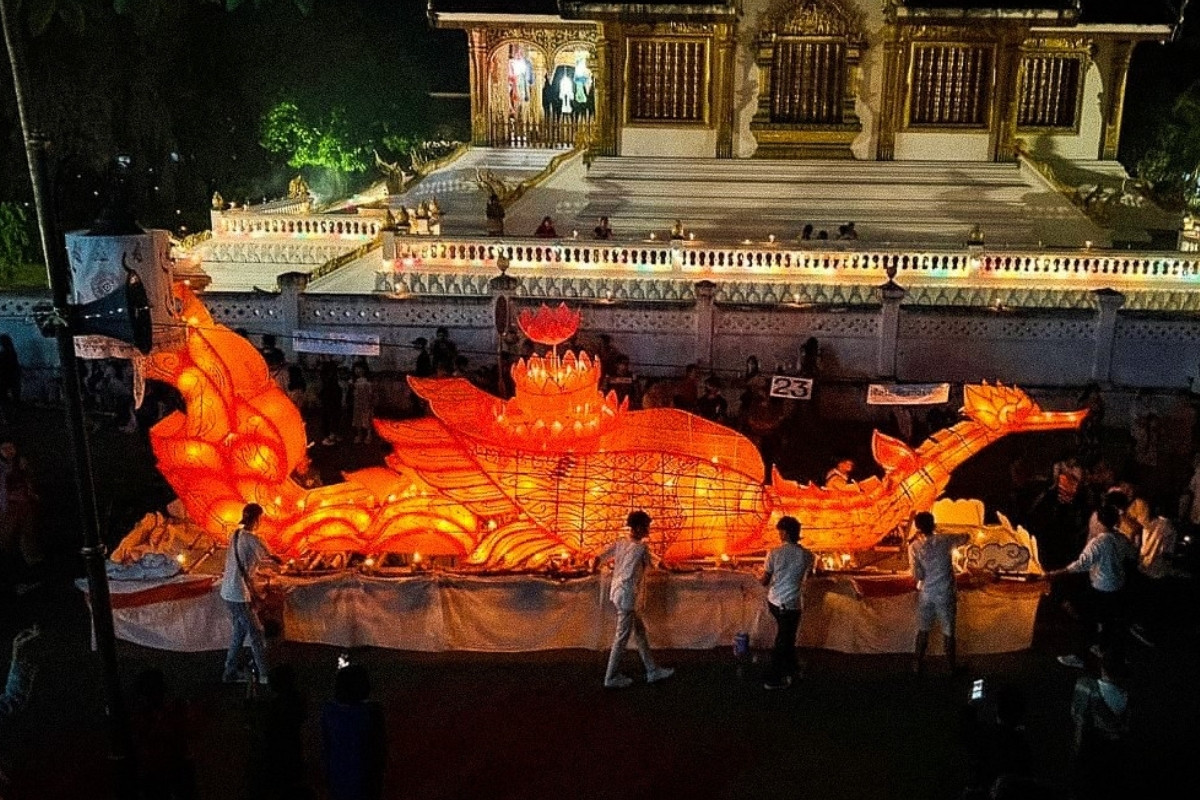 Light Boat Festival, Boun Lai Heua Fai