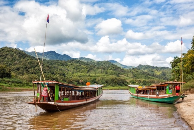 Mekong Cruise to Pak Ou Caves and Whisky Village 