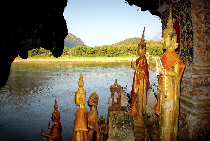 ​Visiting Pak Ou caves - villages and Kuang si falls 1 day tour