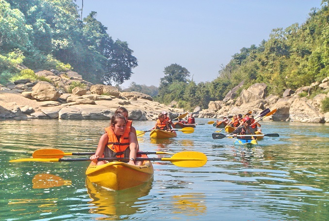 Vang Vieng  kayaking, tubing and Blue Lagoon full day tour