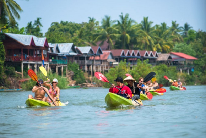 Kayaking in Vang Vieng, Vang Vieng Kayaking