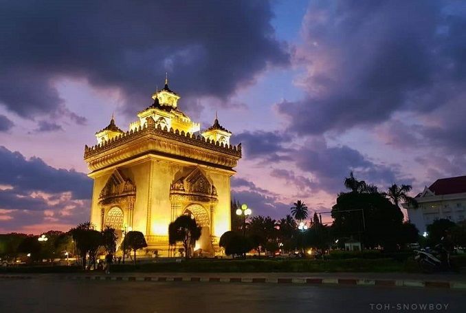 Patuxai Monument