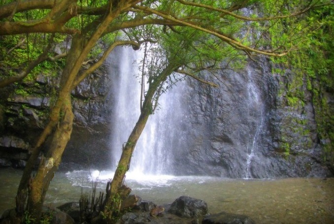 Vang Vieng kayaking and biking to waterfalls 1 day tour 