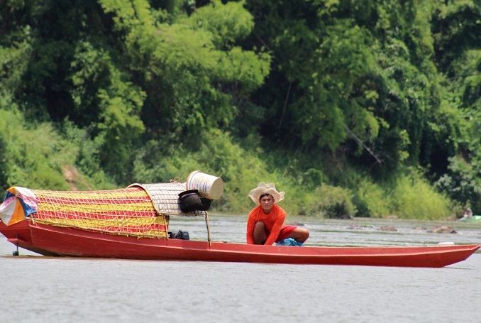 Mekong Cruise to Pak Ou Caves and Whisky Village